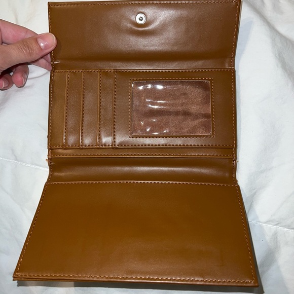Faux Leather Textured Wallet - Picture 3 of 7